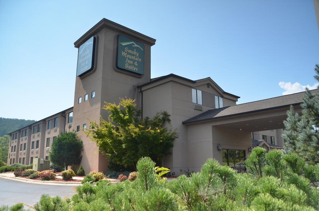 Smoky Mountain Inn & Suites Cherokee Exterior foto